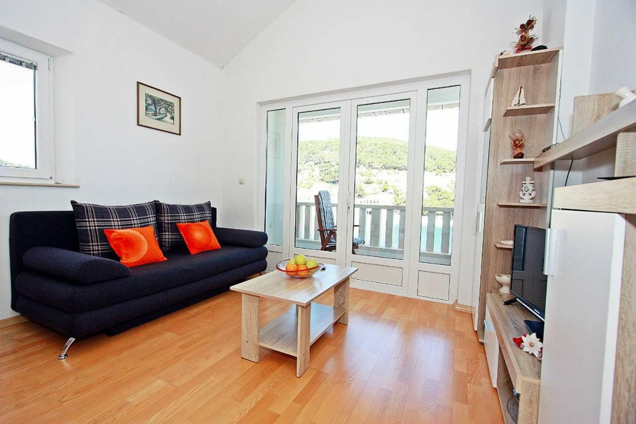 Apartmani Nila Pucisca Ngoại thất bức ảnh