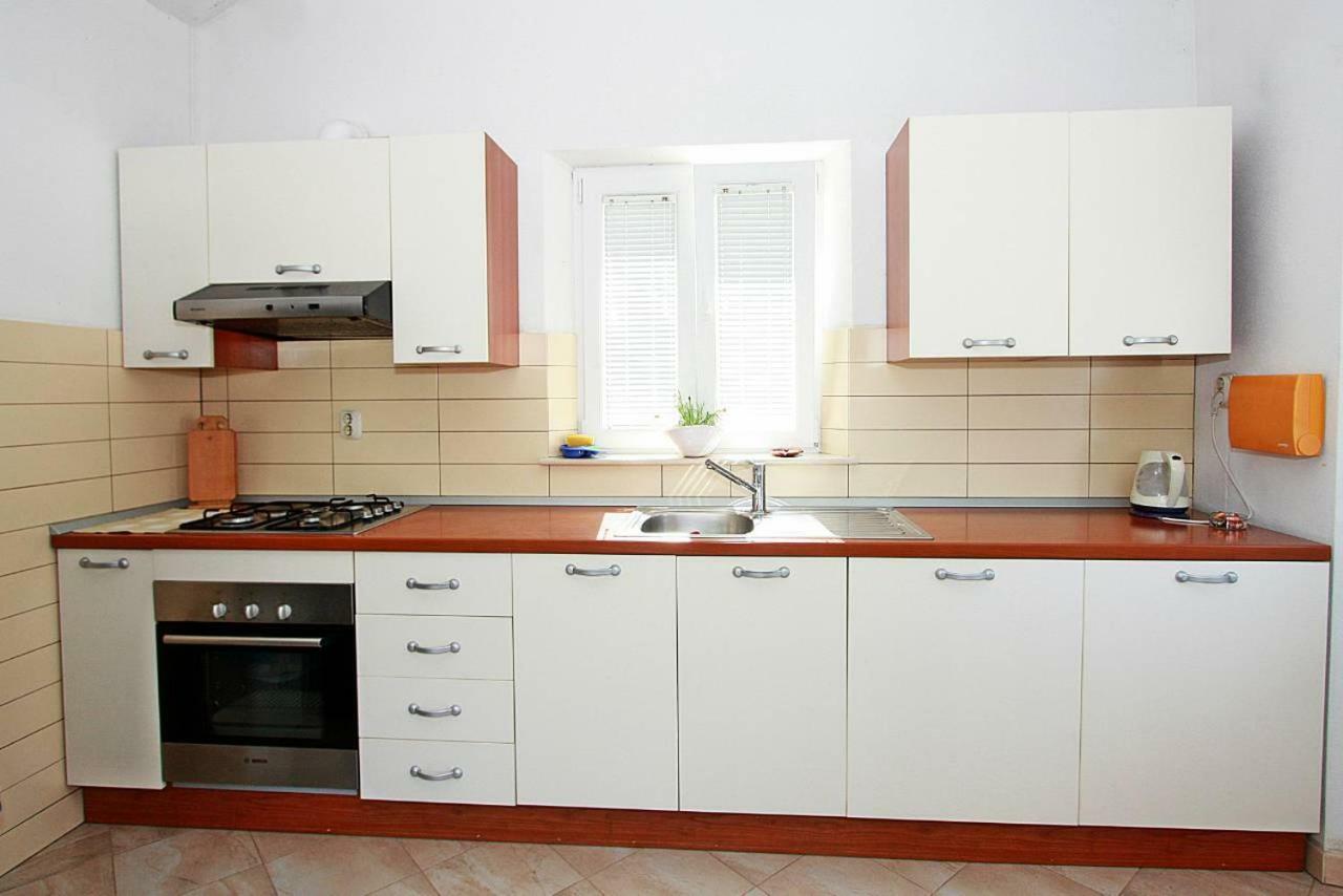 Apartmani Nila Pucisca Ngoại thất bức ảnh