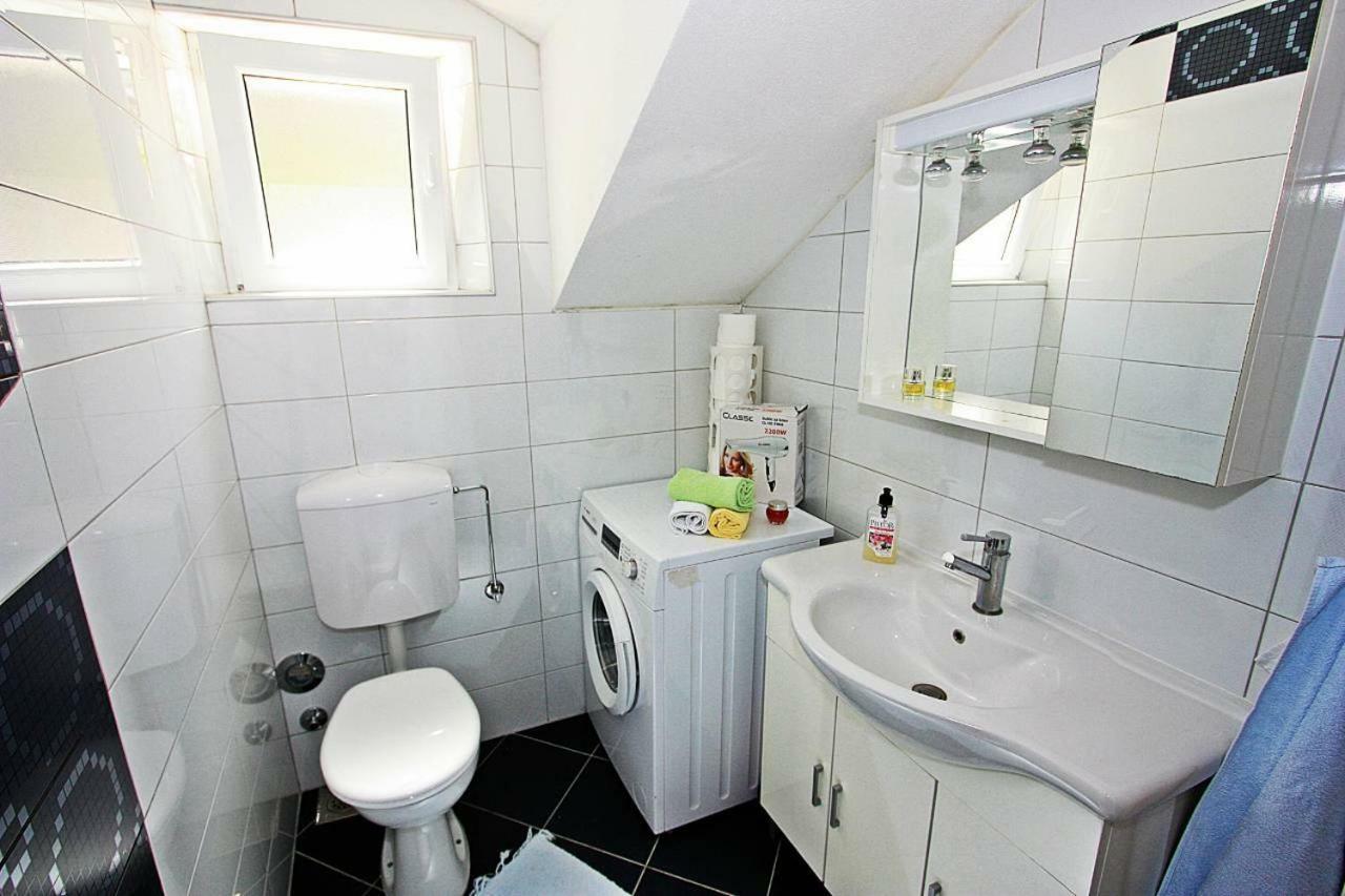 Apartmani Nila Pucisca Ngoại thất bức ảnh