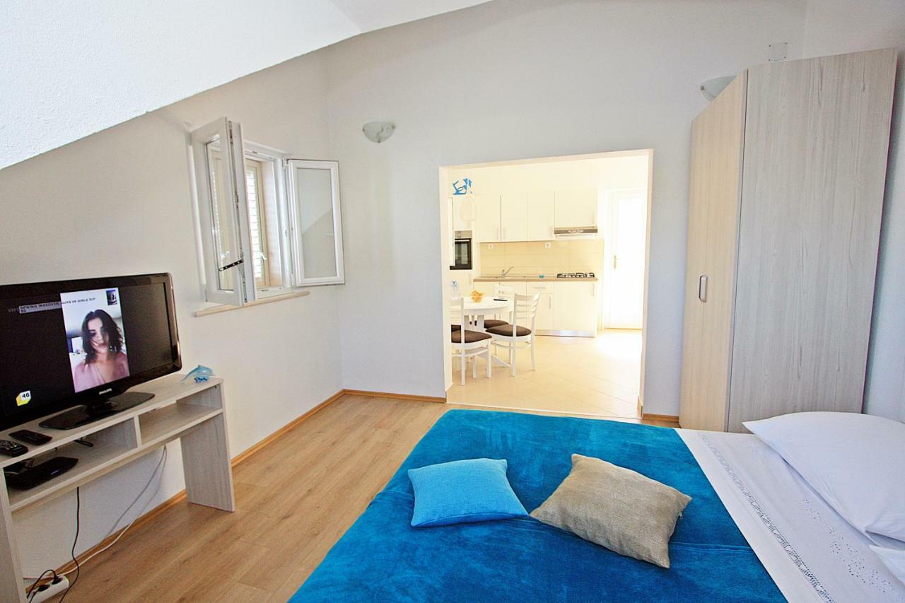 Apartmani Nila Pucisca Ngoại thất bức ảnh