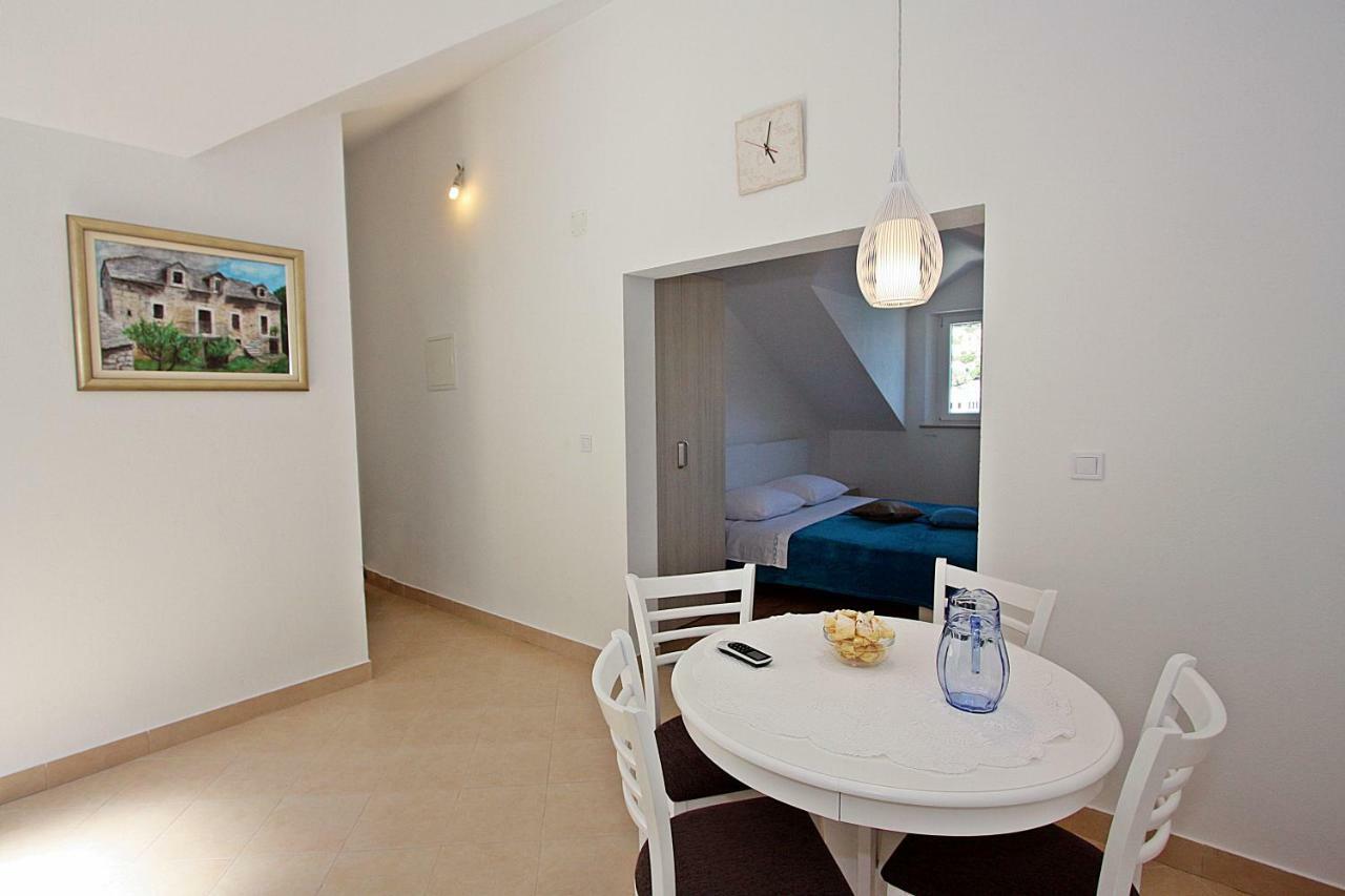 Apartmani Nila Pucisca Ngoại thất bức ảnh